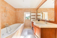 PORNIC SAINTE MARIE - 14-ROOM VILLA WITH POOL - 7 BEDROOMS - OUTBUILDINGS - GARAGES - ENCLOSED GARDEN - 332M2 LIVING SPACE