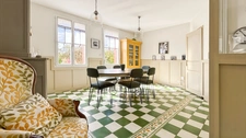 NORT SUR ERDRE TRAM TRAIN 30MIN NANTES CENTER - 8-ROOM BOURGEOIS RESIDENCE - ENCLOSED GARDEN - SWIMMING POOL