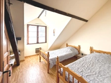 TEILLE (44) - NANTES à 35min - Ancenis à 15 min -  Maison 9 pièces - 6 chambres - grand jardin naturel, arboré et fleuri