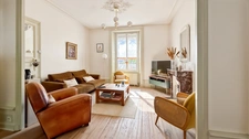 NORT SUR ERDRE TRAM TRAIN 30MIN NANTES CENTER - 8-ROOM BOURGEOIS RESIDENCE - ENCLOSED GARDEN - SWIMMING POOL