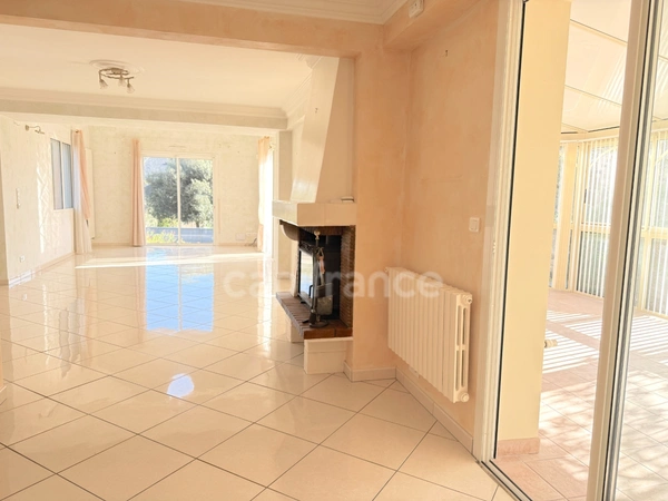 LA BAULE - A VENDRE VILLA 8 PIECES - 4 CHAMBRES - PARC ARBORÉ - GARAGES - POTENTIEL DU SOUS-SOL