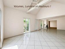 LA BAULE - A VENDRE VILLA 8 PIECES - 4 CHAMBRES - PARC ARBORÉ - GARAGES - POTENTIEL DU SOUS-SOL