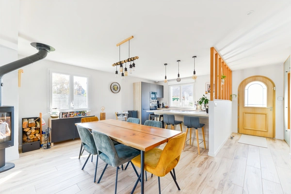 LA TURBALLE PLAGES ET CRIQUES A 4 MINUTES A PIED – VILLA PLAIN PIED 4 Chambres & 1 Dortoir – Jardin AU CALME, clos sans vis-à-vis -Rénovation moderne et chaleureuse.