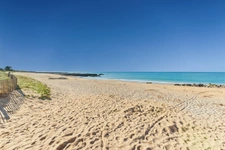 LA TURBALLE PLAGES ET CRIQUES A 4 MINUTES A PIED – VILLA PLAIN PIED 4 Chambres & 1 Dortoir – Jardin AU CALME, clos sans vis-à-vis -Rénovation moderne et chaleureuse.