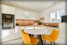 PORNIC SINGLE-STORY HOUSE WITH 4 BEDROOMS - ENCLOSED GARDEN WITH TREES - PORNIC 3 KM FROM THE CENTER 