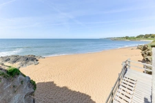 PORNIC SAINTE MARIE - 14-ROOM VILLA WITH POOL - 7 BEDROOMS - OUTBUILDINGS - GARAGES - ENCLOSED GARDEN - 332M2 LIVING SPACE