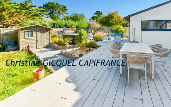 LA TURBALLE PLAGES ET CRIQUES A 4 MINUTES A PIED – VILLA PLAIN PIED 4 Chambres & 1 Dortoir – Jardin AU CALME, clos sans vis-à-vis -Rénovation moderne et chaleureuse.