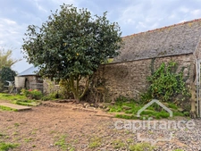 Plouguerneau – 29880 -  Maison en pierre de 73 m² - trois chambres -  terrain de 1 880 m² - Littoral à 2,5 KM