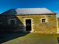 Corps de ferme - Maison et Penty rénové - Dépendances pierres - Hangar - GUISSENY (29)