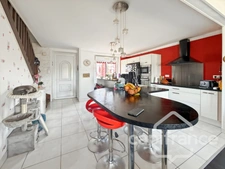 Maison familiale de 158 m² avec sous-sol complet - 5 Chambres - Lannilis 29870 - Proche commerces, écoles- Plage à 10 min