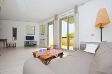 SAINT GERMAIN EN LAYE – 700 m RER A - 2/3 PIECES - 1 CHAMBRE - RDJ - TERRASSE - ASCENSEUR - CAVE - DOUBLE PARKING