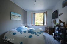 Maison familiale sur grand terrain paysager