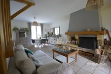 Maison familiale sur grand terrain paysager