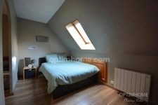 Maison familiale sur grand terrain paysager