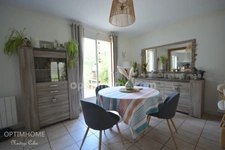 Maison familiale sur grand terrain paysager