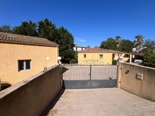 Maison de plain-pied 155 m² avec garage de 92m2, piscine et terrain arboré à MONTAGNAC (34)