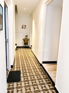 Maison de ville 228m2 avec garage et cour à ALIGNAN DU VENT 