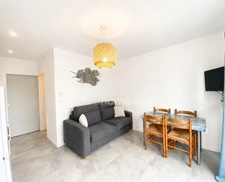 Maison 56 M2 divisée en 2 appartements avec terrasse et parking à BALARUC LES BAINS (34)