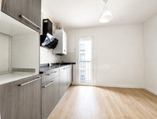 Appartement traversant rénové avec balcon et cave 4 pièces 74m2 à  SETE (34)
