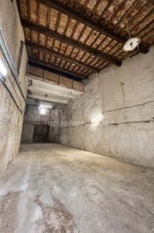 Maison de ville 228m2 avec garage et cour à ALIGNAN DU VENT 