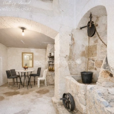 Maison de ville 228m2 avec garage et cour à ALIGNAN DU VENT 