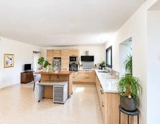 Villa moderne 98m2 de plain-pied avec piscine et jardin à MONTAGNAC (34)