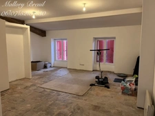 Maison de ville 228m2 avec garage et cour à ALIGNAN DU VENT 