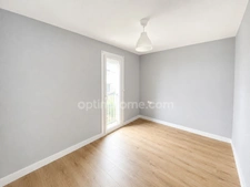 Appartement traversant rénové avec balcon et cave 4 pièces 74m2 à  SETE (34)