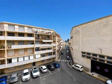 Appartement traversant rénové avec balcon et cave 4 pièces 74m2 à  SETE (34)
