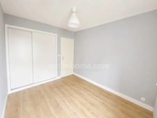 Appartement traversant rénové avec balcon et cave 4 pièces 74m2 à  SETE (34)