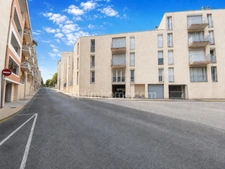 Appartement traversant rénové avec balcon et cave 4 pièces 74m2 à  SETE (34)