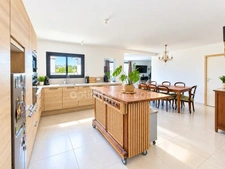 Villa moderne 98m2 de plain-pied avec piscine et jardin à MONTAGNAC (34)