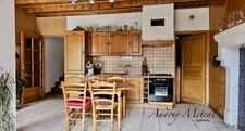 Maison de village en pierre mitoyenne à vendre à Ruffieux, d'env.65 m2 habitable, 1h de Genève, 45 minutes d’Annecy et 30 minutes d’Aix-les-Bains