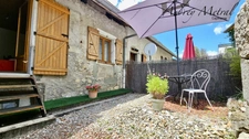 Maison de village en pierre mitoyenne à vendre à Ruffieux, d'env.65 m2 habitable, 1h de Genève, 45 minutes d’Annecy et 30 minutes d’Aix-les-Bains