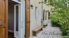 Au cœur du village de Chindrieux (73) – Ensemble immobilier avec appartement d'env. 134 m² à rénover, studio d'env. 32 m² rénové et grand garage