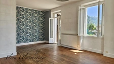 Au cœur du village de Chindrieux (73) – Ensemble immobilier avec appartement d'env. 134 m² à rénover, studio d'env. 32 m² rénové et grand garage