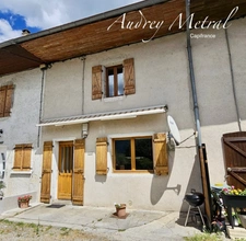 Maison de village en pierre mitoyenne à vendre à Ruffieux, d'env.65 m2 habitable, 1h de Genève, 45 minutes d’Annecy et 30 minutes d’Aix-les-Bains