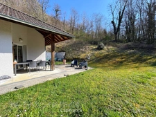 Maison individuelle à vendre 5 pièces à SERRIERES EN CHAUTAGNE (73) d'environ 117 m² à environ 30 minutes d'Aix-les-Bains et d'environ 50 minutes d'Annecy et de Genève, et d'environ 10 minutes du lac