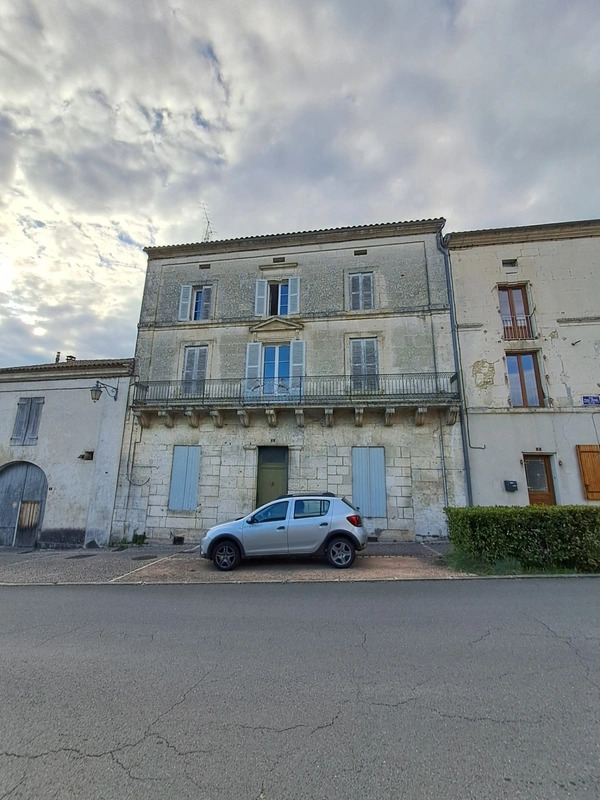 Grande maison de caractère à rénover – 185 m² – Mareuil en Périgord (24340)