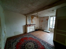 Large character house to renovate – 185 m² – Mareuil en Périgord (24340)