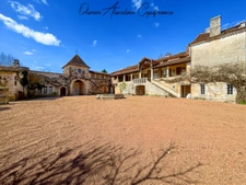 Beautiful property for sale 16 rooms BRANTOME (24)