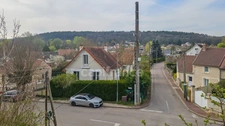 Maison composé de 2 appartements, jardins, caves et places de parking, à vendre SACLAS (91)