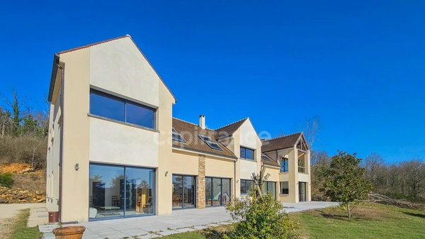 A vendre, propriété LE VAL SAINT GERMAIN (91), 21 pièces, piscine, hammam, ascenseur, garage 11 véhicules... Terrain de 9231m². 