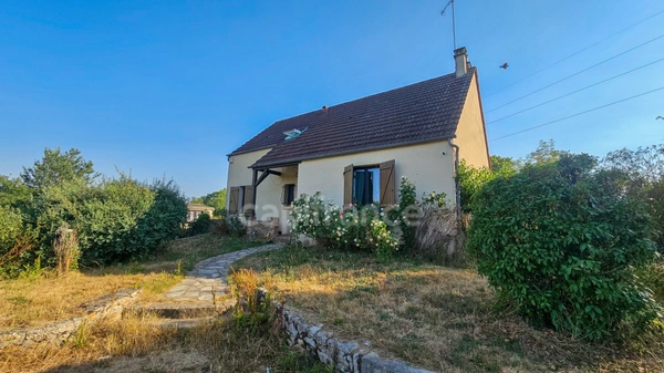 A vendre 6 pièces MORIGNY-CHAMPIGNY (91) maison sur sous-sol total en bon état sur terrain clos de 1961 m². 
