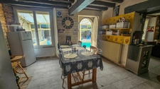 A vendre 8 pièces FONTAINE LA RIVIERE (91) Maison sur sous-sol avec cave voûtée et piscine. 