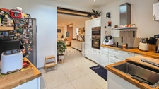 A vendre ETAMPES (91) . Maison en très bon état, 6 pièces, cave, cour et jardin clos. 