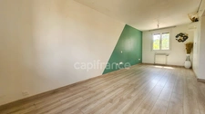 A vendre 6 pièces MORIGNY-CHAMPIGNY (91) maison sur sous-sol total en bon état sur terrain clos de 1961 m². 