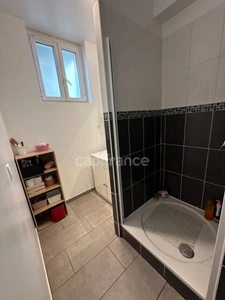 Maison composé de 2 appartements, jardins, caves et places de parking, à vendre SACLAS (91)