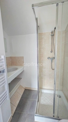 Appartement totalement rénové avec place de parking privative à vendre 1 pièces ETRECHY (91)