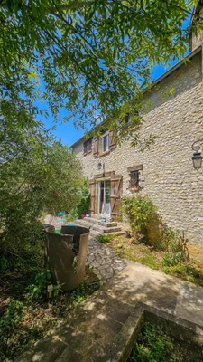 A vendre 8 pièces FONTAINE LA RIVIERE (91) Maison sur sous-sol avec cave voûtée et piscine. 